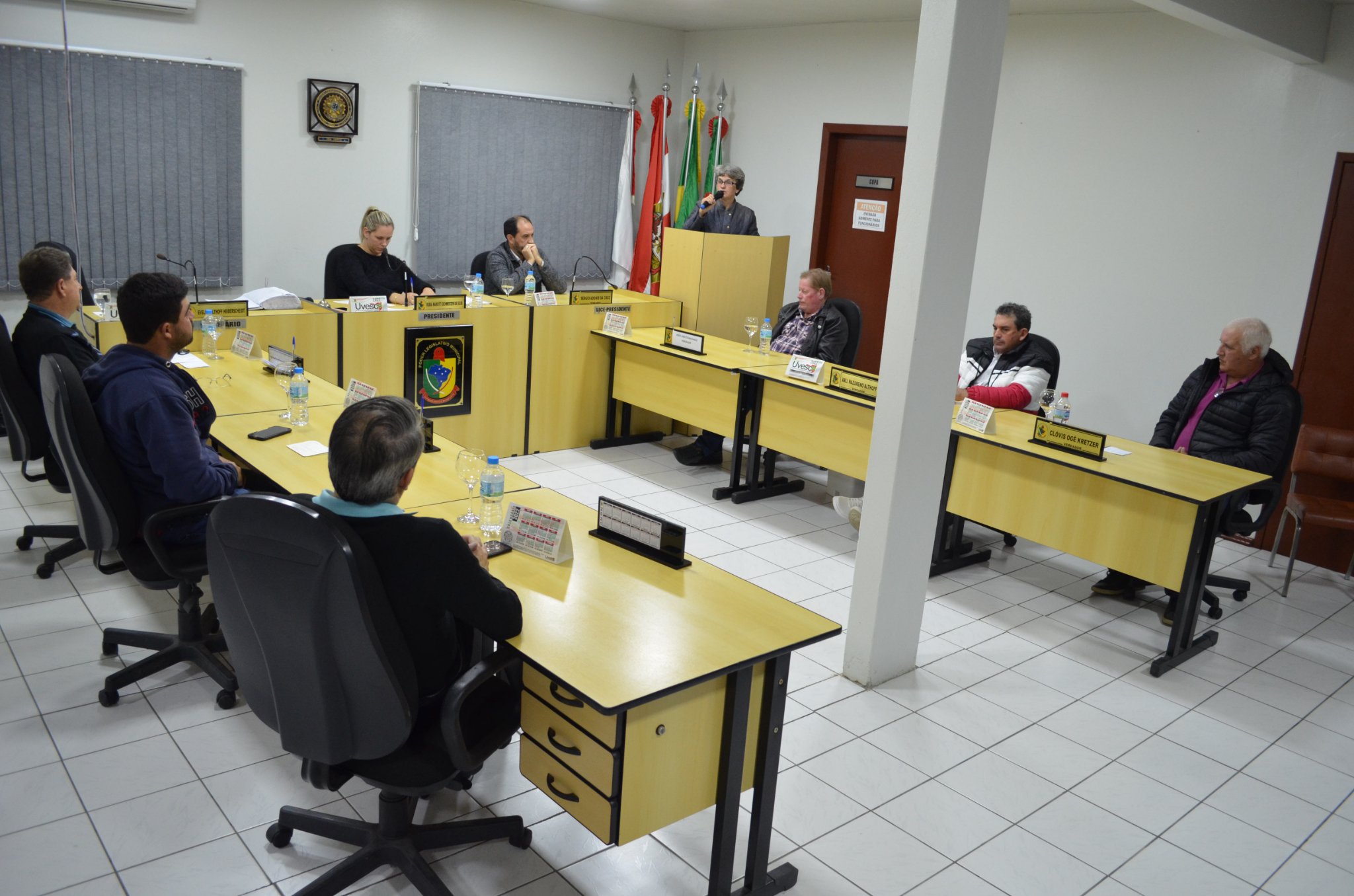 VEREADORA PEDE REDUTOR DE VELOCIDADE EM RUA DA COMUNIDADE DE CATUÍRA